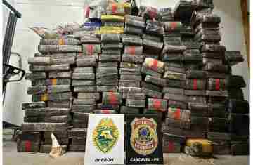  PMPR apreende 2,1 toneladas de maconha escondidas em carga de soja em Toledo